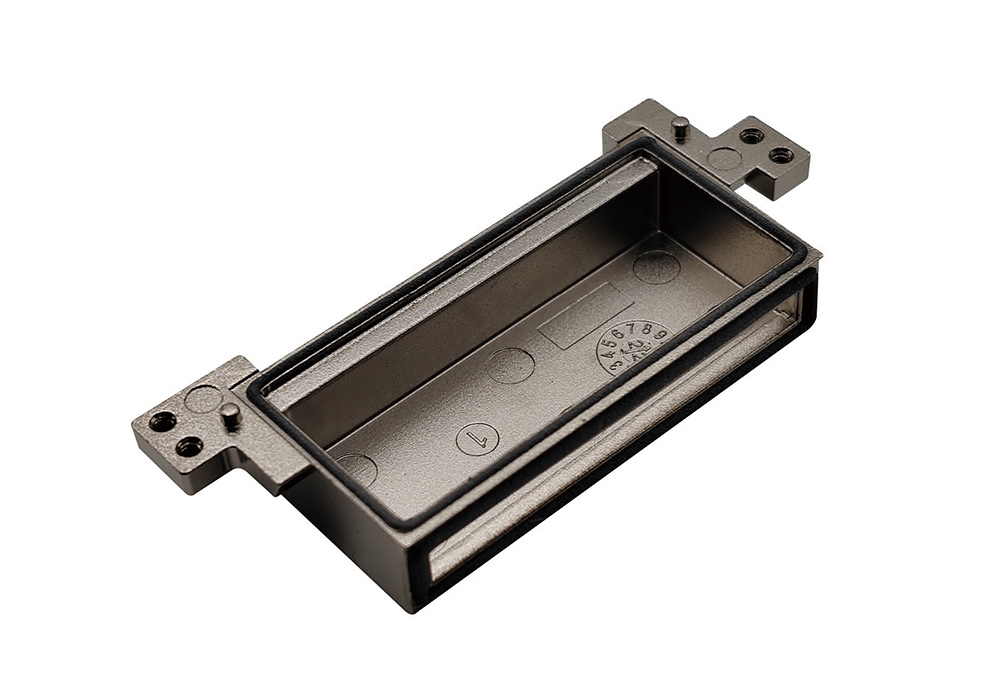 Single layer CFP2 200G connector shielding cover